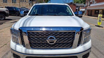 2018 Nissan TITAN SV