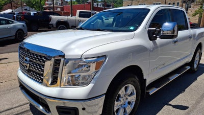 2018 Nissan TITAN SV