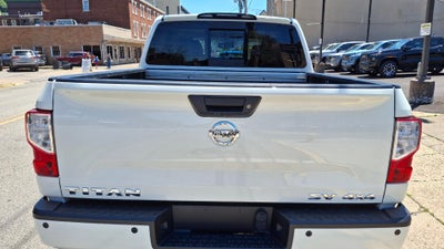 2018 Nissan TITAN SV