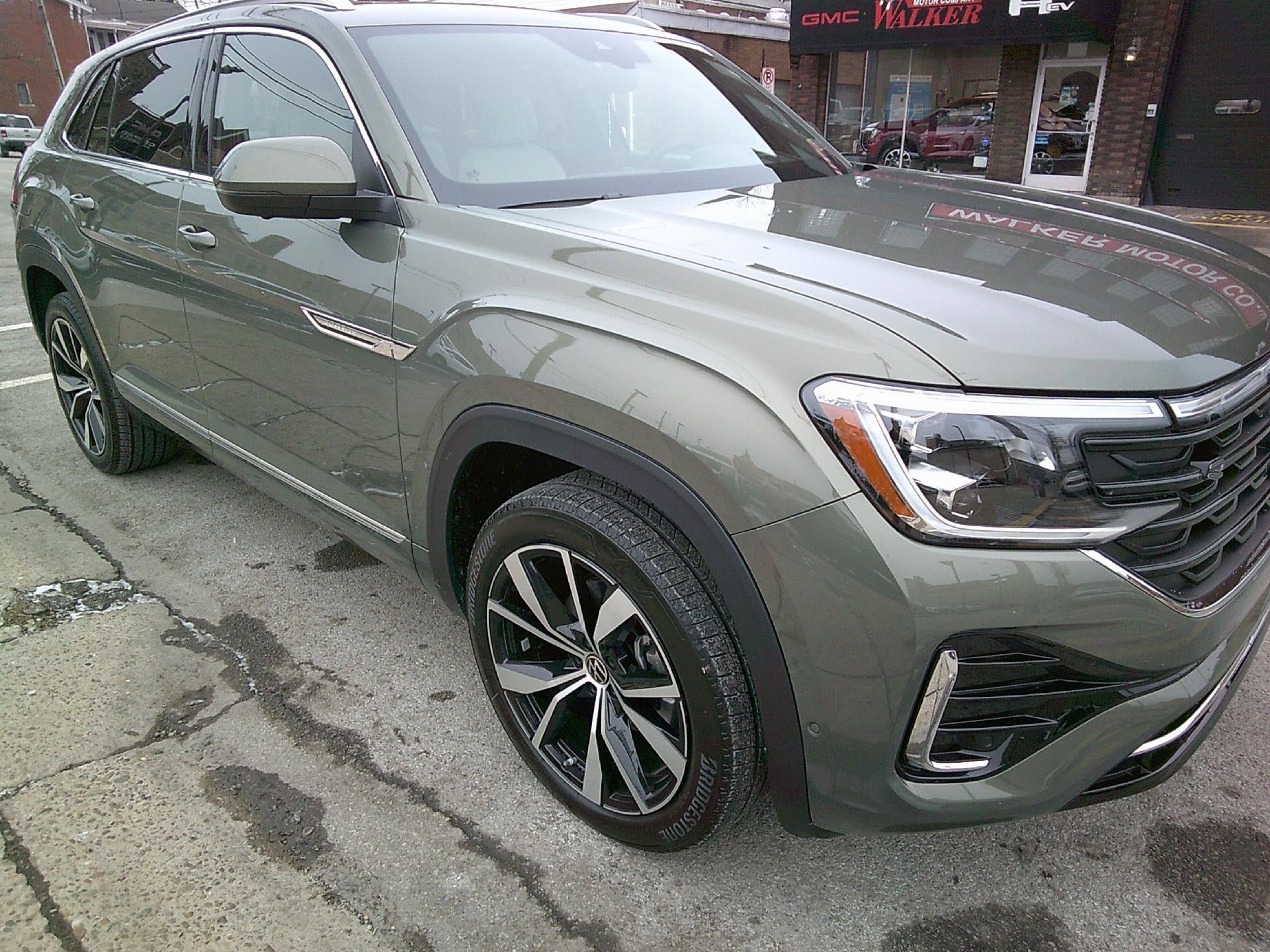 2025 Volkswagen Atlas Cross Sport 2.0T SEL Premium R-Line