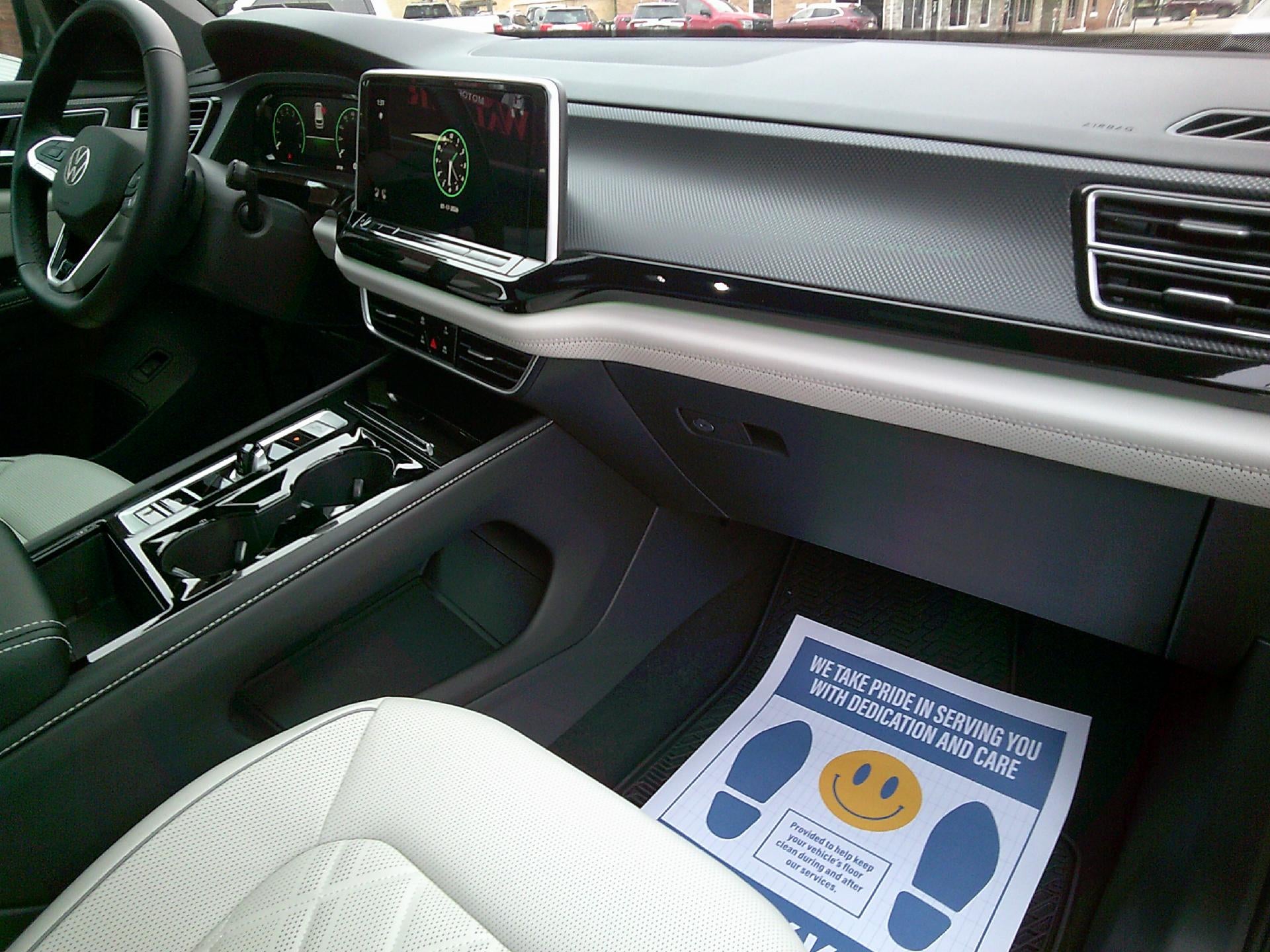 2025 Volkswagen Atlas Cross Sport 2.0T SEL Premium R-Line