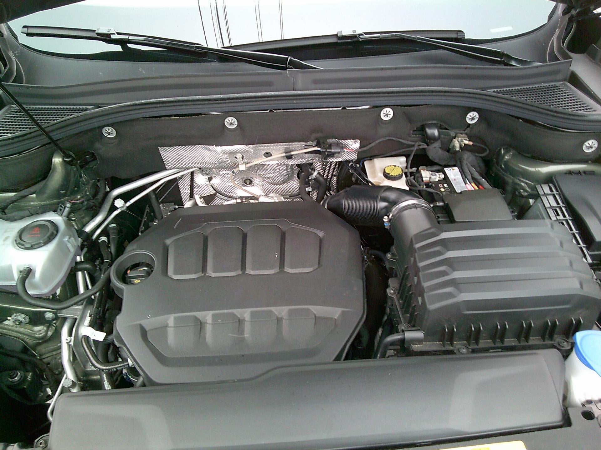 2025 Volkswagen Atlas Cross Sport 2.0T SEL Premium R-Line