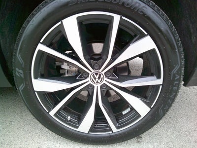 2025 Volkswagen Atlas Cross Sport 2.0T SEL Premium R-Line