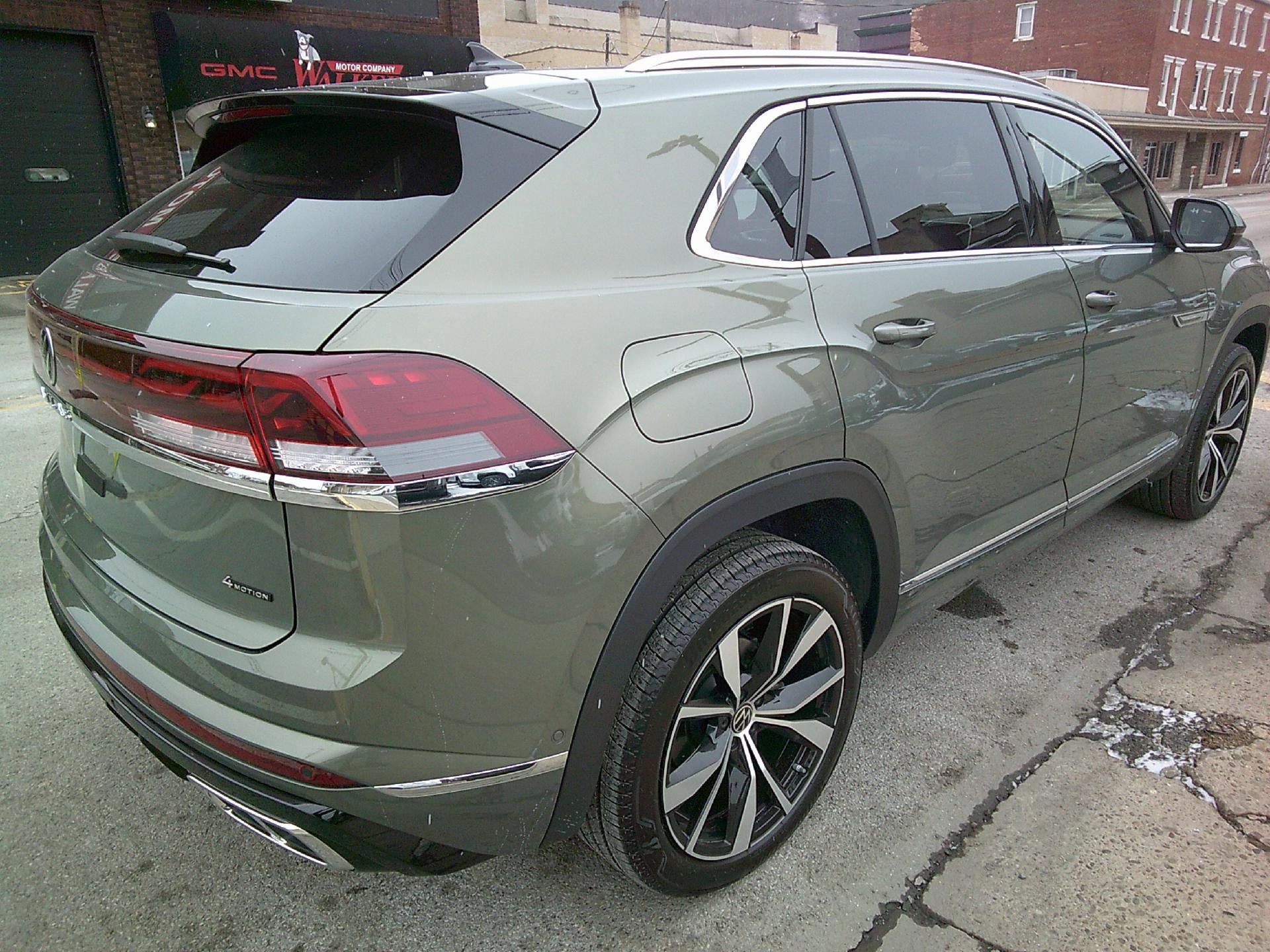 2025 Volkswagen Atlas Cross Sport 2.0T SEL Premium R-Line