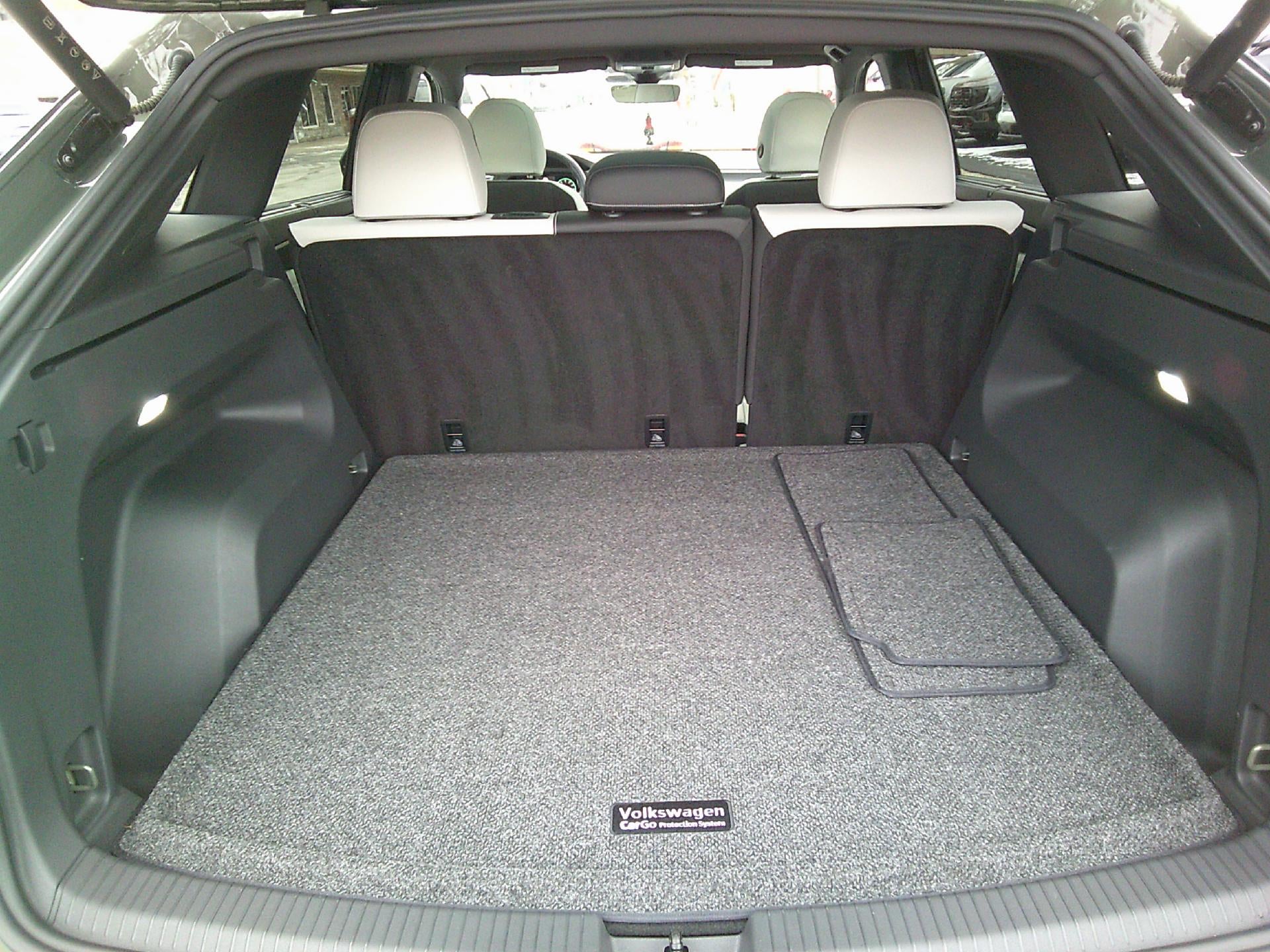 2025 Volkswagen Atlas Cross Sport 2.0T SEL Premium R-Line