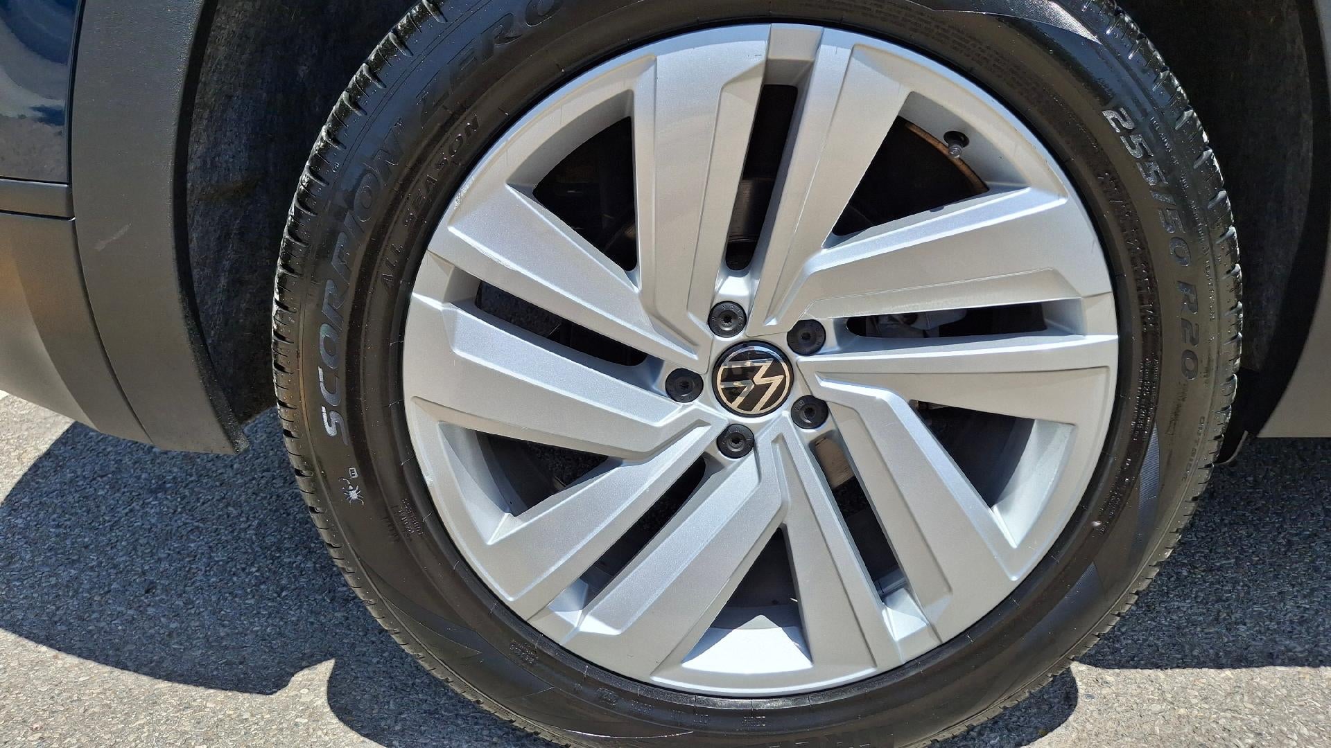 2023 Volkswagen Atlas Cross Sport 2.0T SE w/Technology