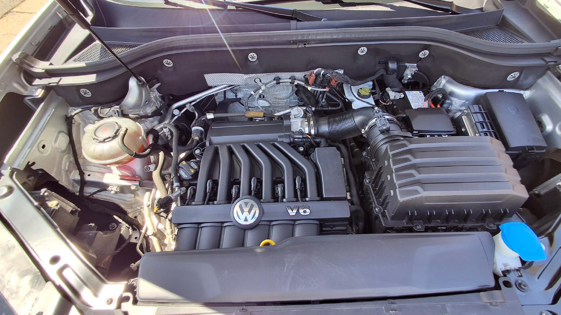 2019 Volkswagen Atlas 3.6L V6 SE w/Technology R-Line