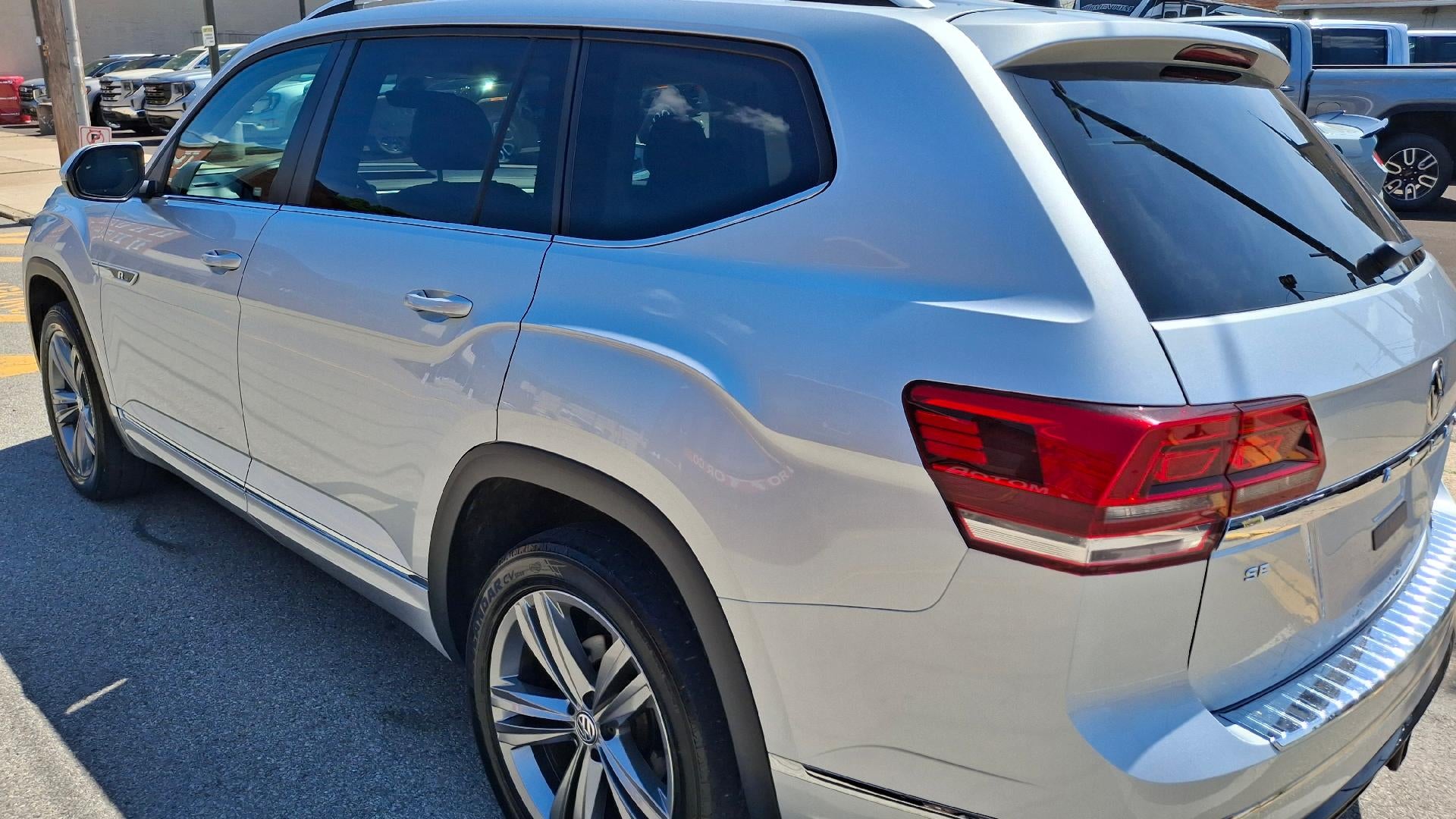 2019 Volkswagen Atlas 3.6L V6 SE w/Technology R-Line
