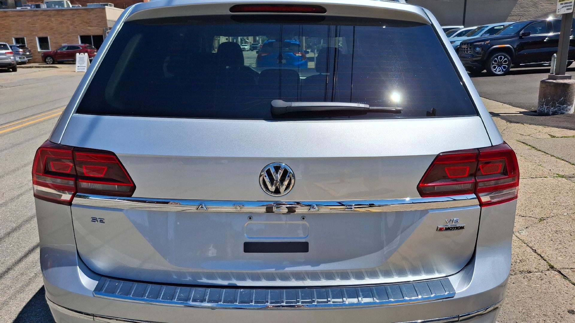 2019 Volkswagen Atlas 3.6L V6 SE w/Technology R-Line