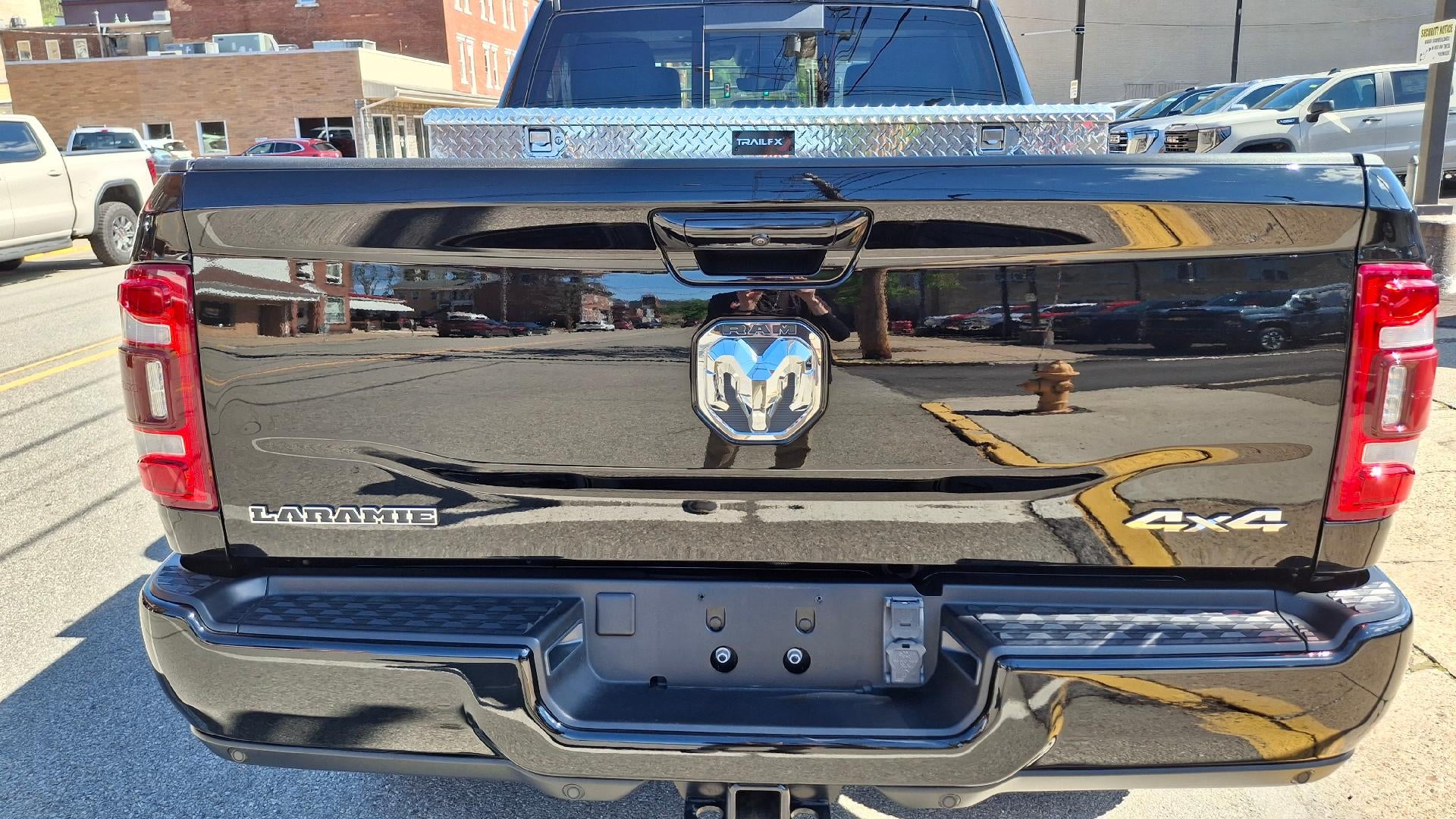 2024 RAM 3500 Laramie Crew Cab 4x4 6'4" Box