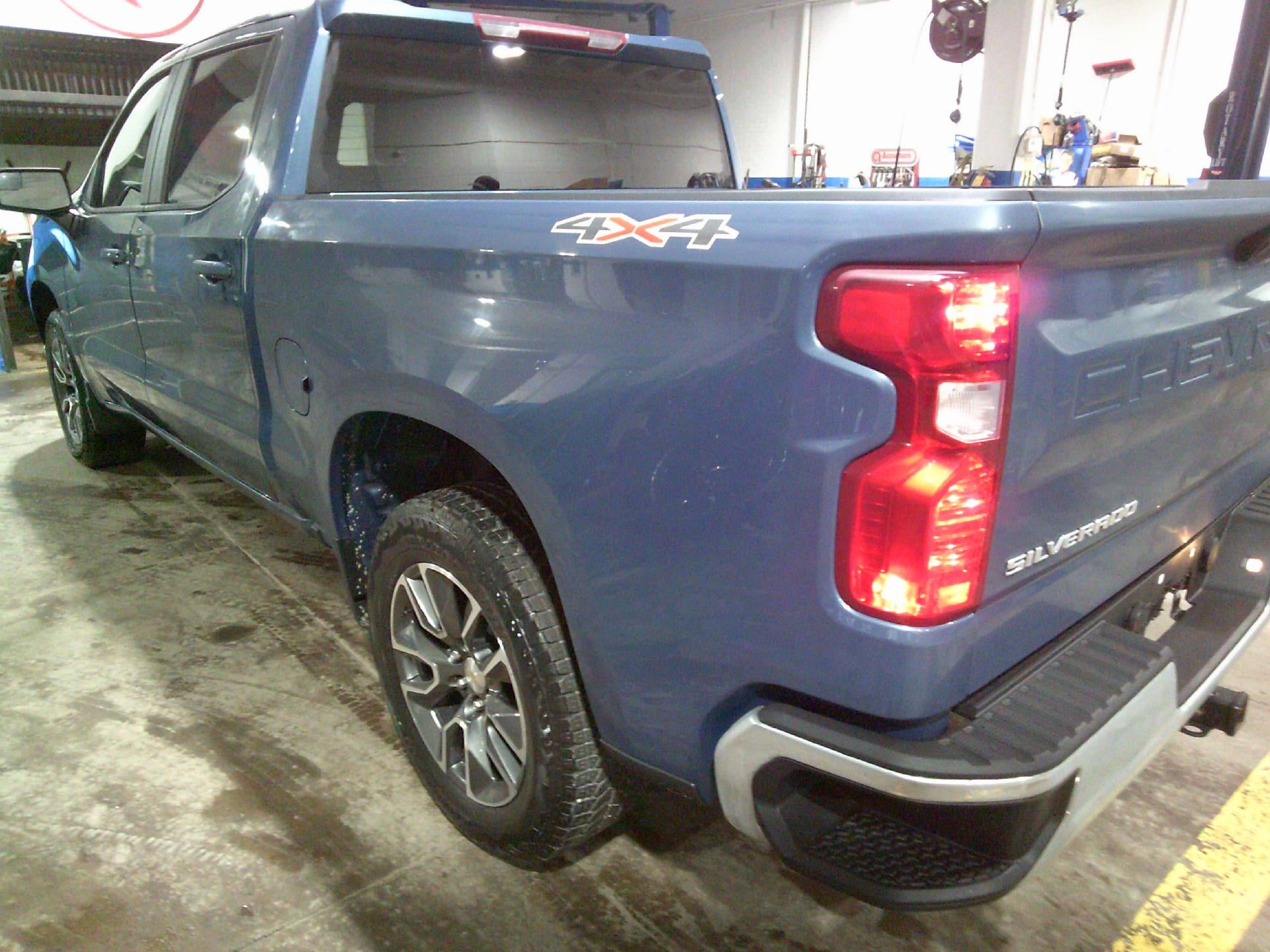 2024 Chevrolet Silverado 1500 LT (2FL)