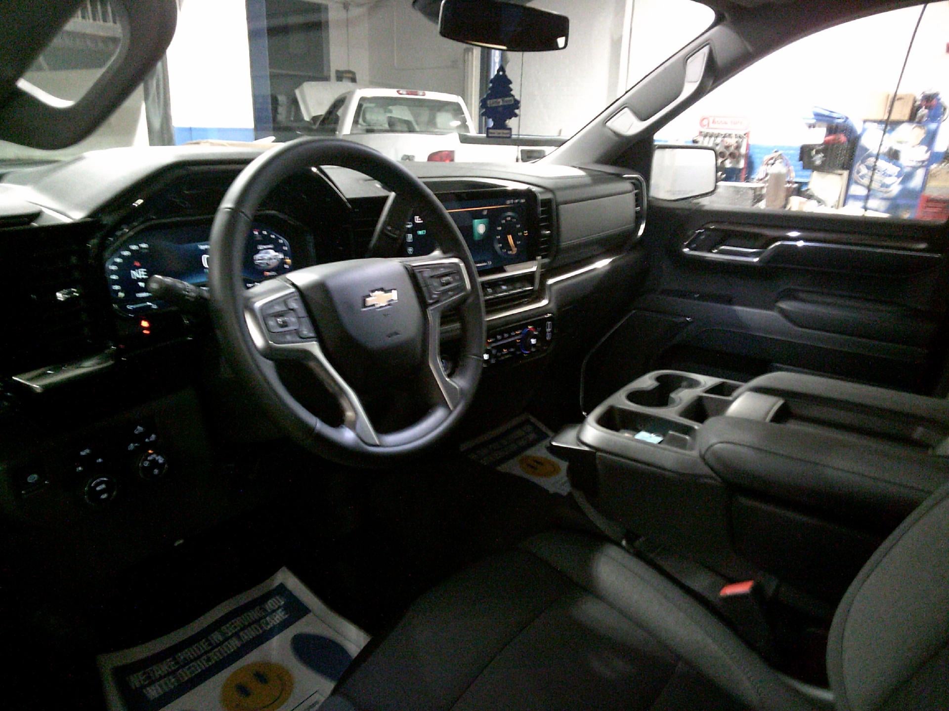 2024 Chevrolet Silverado 1500 LT (2FL)