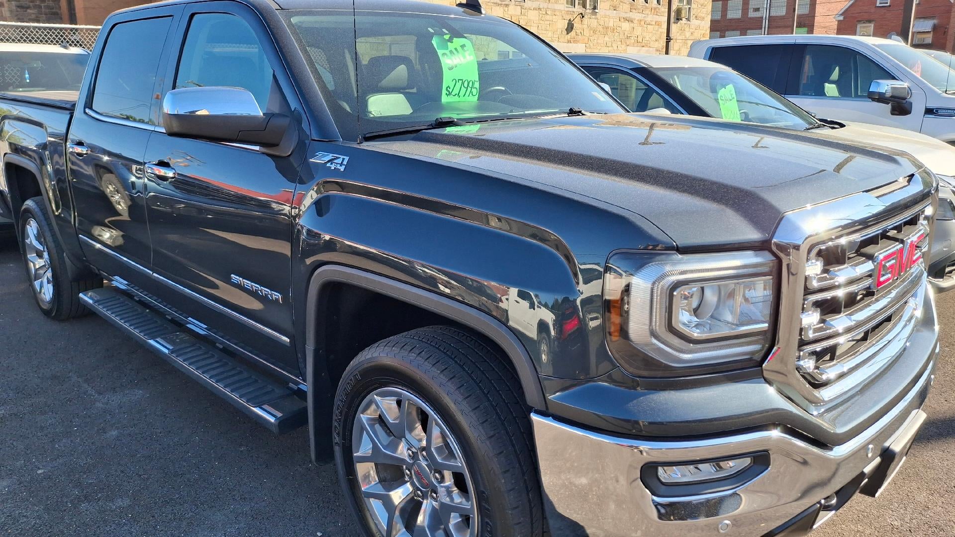 2017 GMC Sierra 4WD Crew Cab Short Box SLT's photo