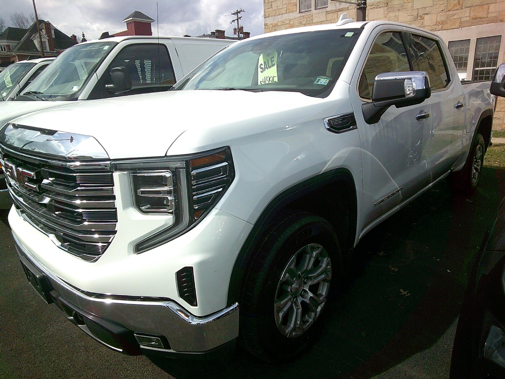 2025 GMC Sierra 1500 SLT